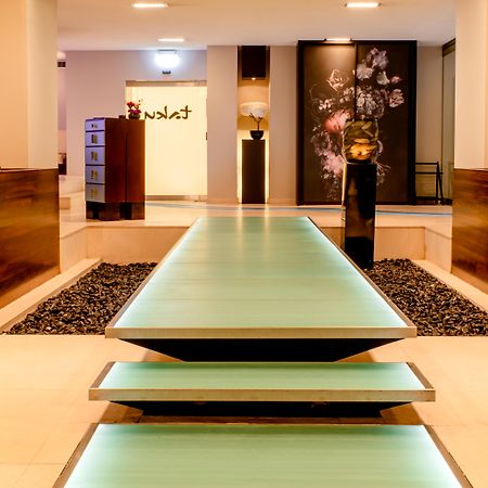 Excelsior Hotel Ernst Am Dom Colonia Exterior foto The lobby of the hotel