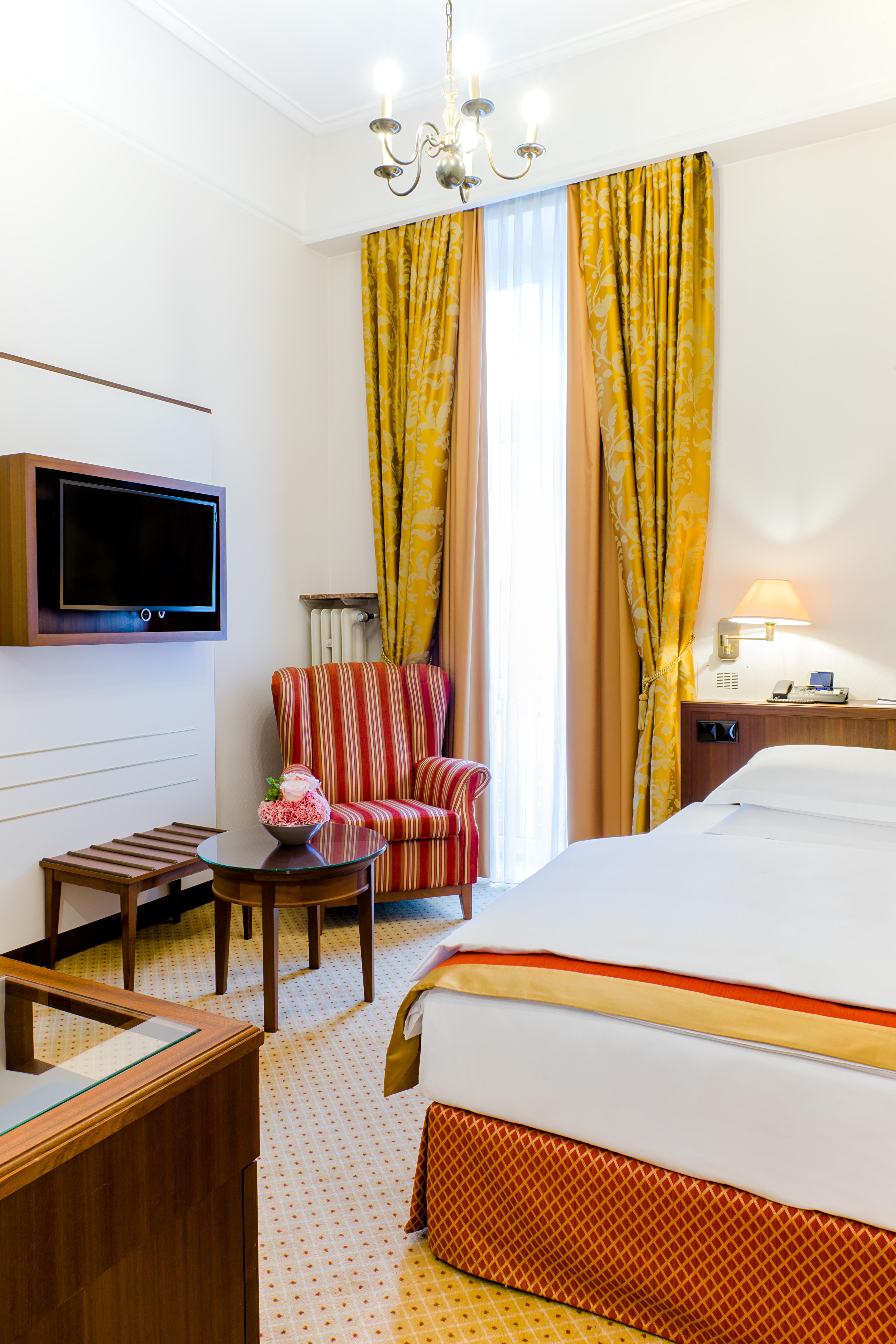 Excelsior Hotel Ernst Am Dom Colonia Exterior foto A room at the hotel