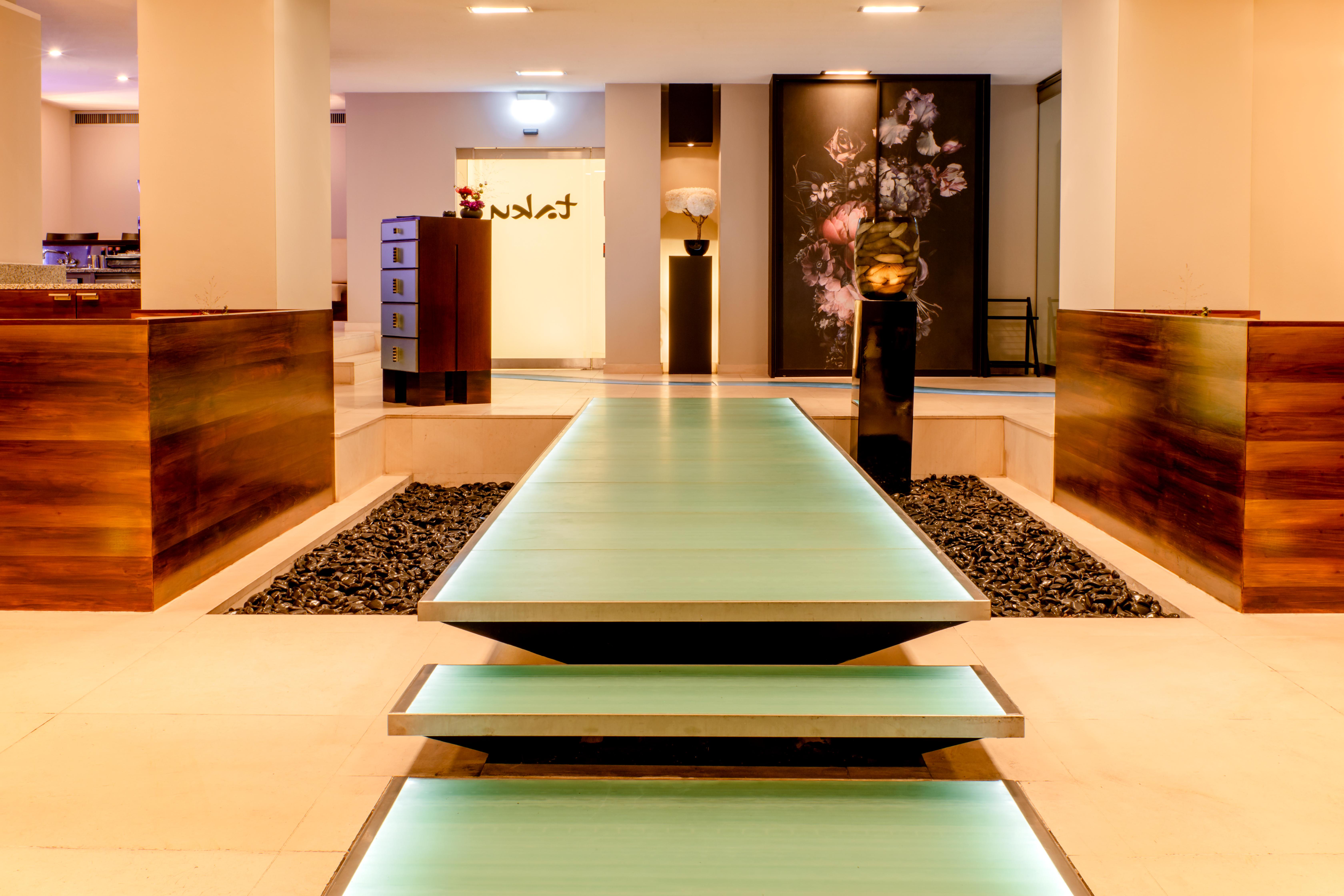 Excelsior Hotel Ernst Am Dom Colonia Exterior foto The lobby of the hotel