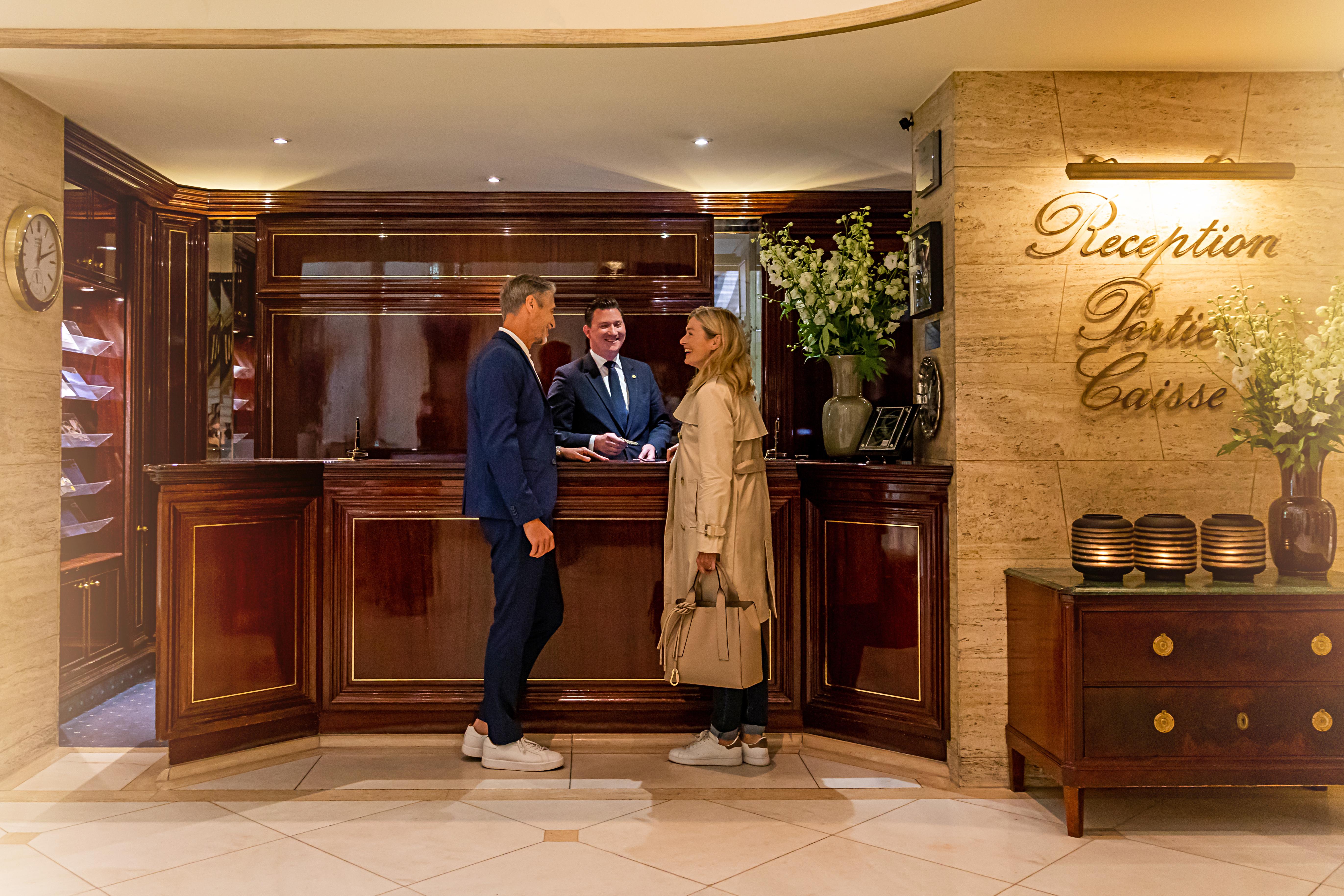 Excelsior Hotel Ernst Am Dom Colonia Exterior foto Reception