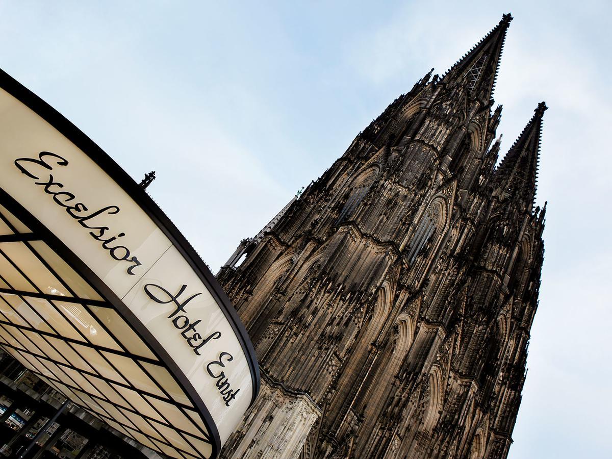 Excelsior Hotel Ernst Am Dom Colonia Exterior foto The hotel in 2011